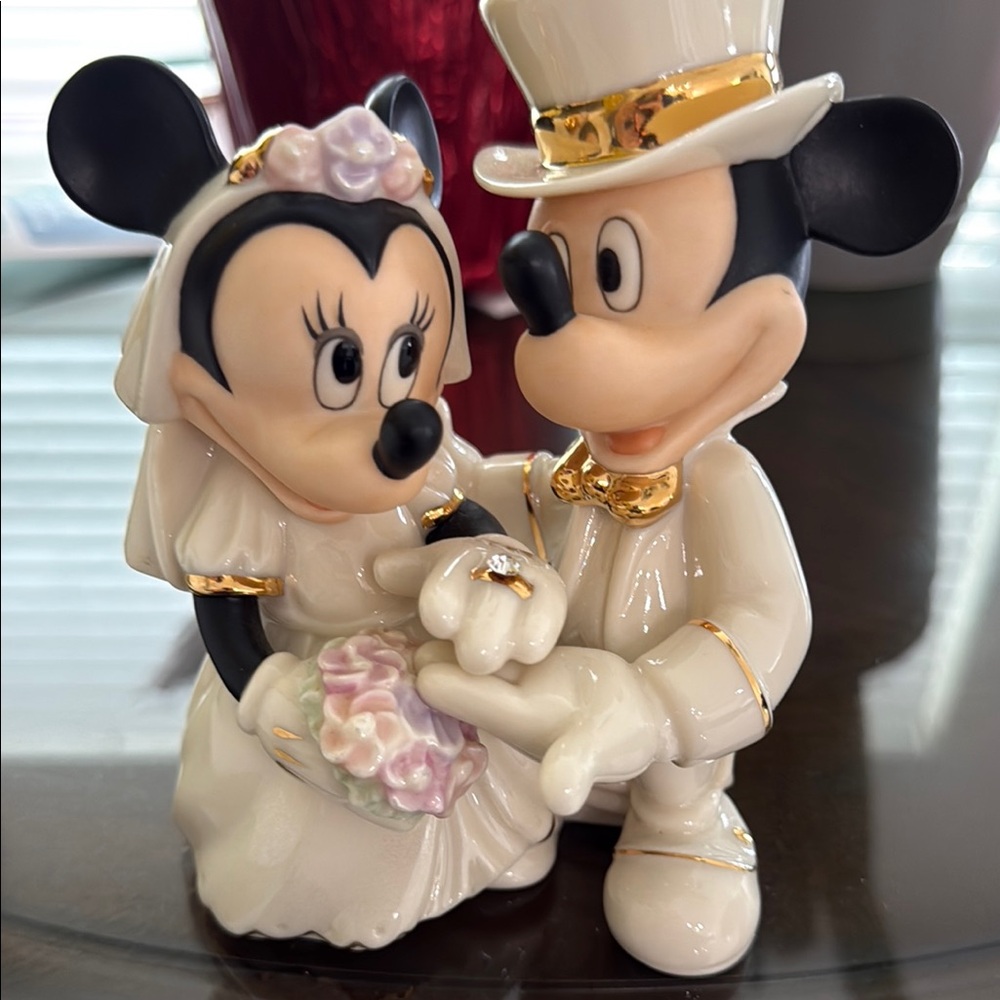 Disney Wedding Figurine - White and Gold